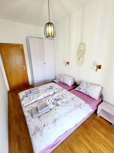 malinsummer_eu_apartment_1_003